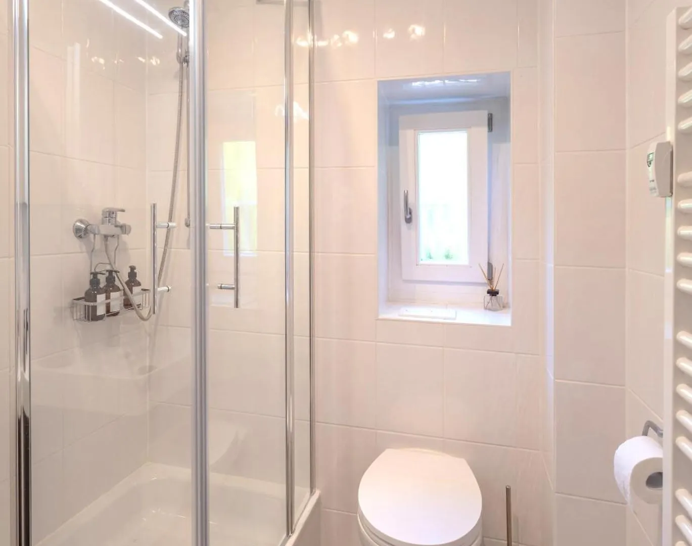 Apartment Sweethome - Kueche, Stellplatz, Wlan, Naehe S-Bahn Munich