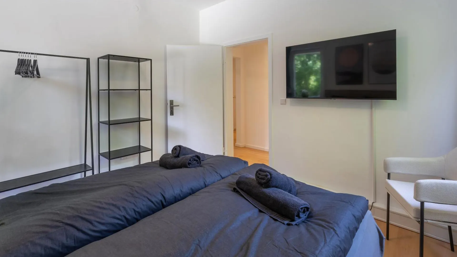 Sweethome - Kueche, Stellplatz, Wlan, Naehe S-Bahn Munich 0*,  Germany